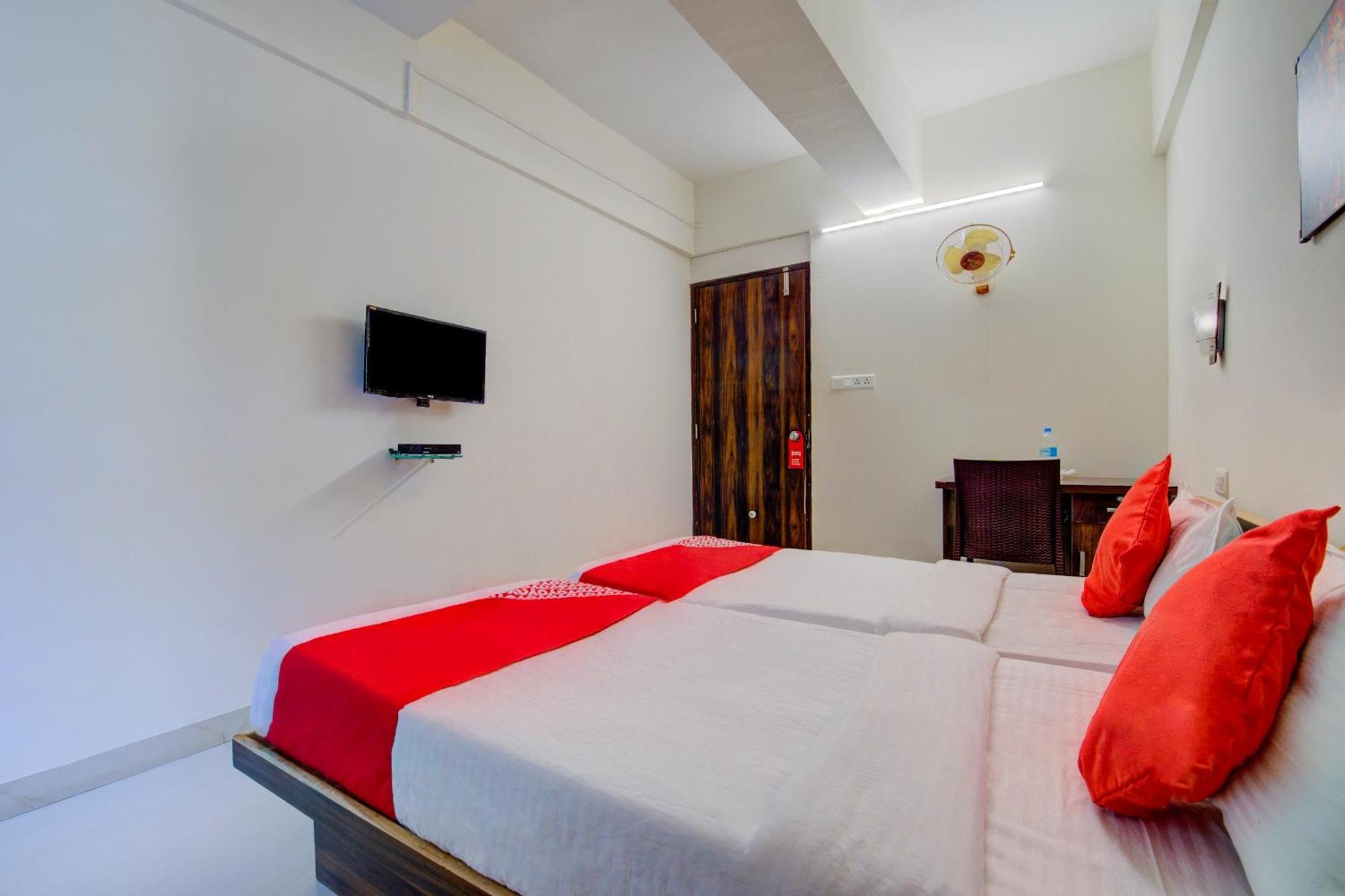 Hotel O Sairaj Lodge Méribel Village Buitenkant foto